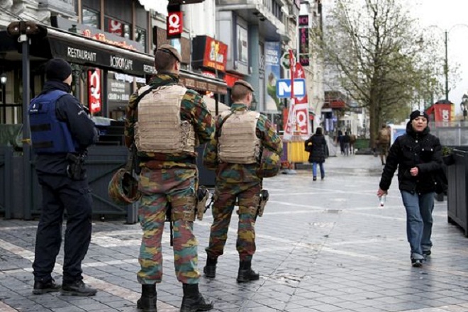 «Κόκκινος» συναγερμός στις Βρυξέλλες: Έκτακτα μέτρα ασφαλείας και στρατός στους δρόμους