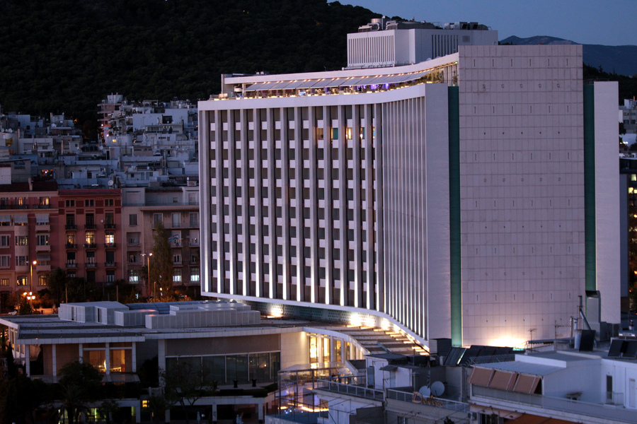 Στο σφυρί βγάζει η Alpha Bank το Hilton στην Αθήνα