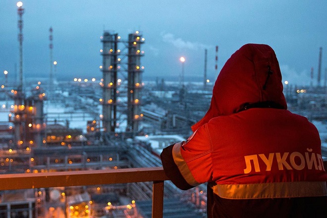Έτοιμη για πετρέλαιο στα 30 δολάρια η Ρωσία