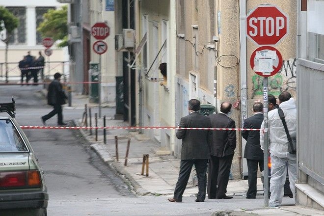 Εντοπίστηκε στα Εξάρχεια στικάκι-προκήρυξη για τρομοκρατικό χτύπημα