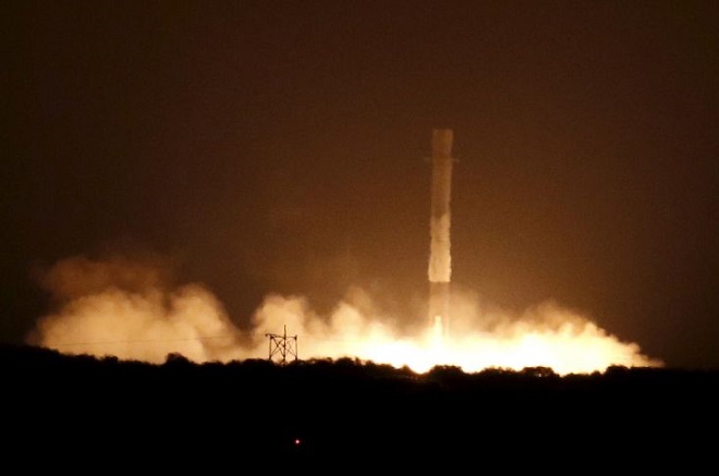 H SpaceX γράφει ιστορία: Eκτόξευσε με επιτυχία πύραυλο στο διάστημα