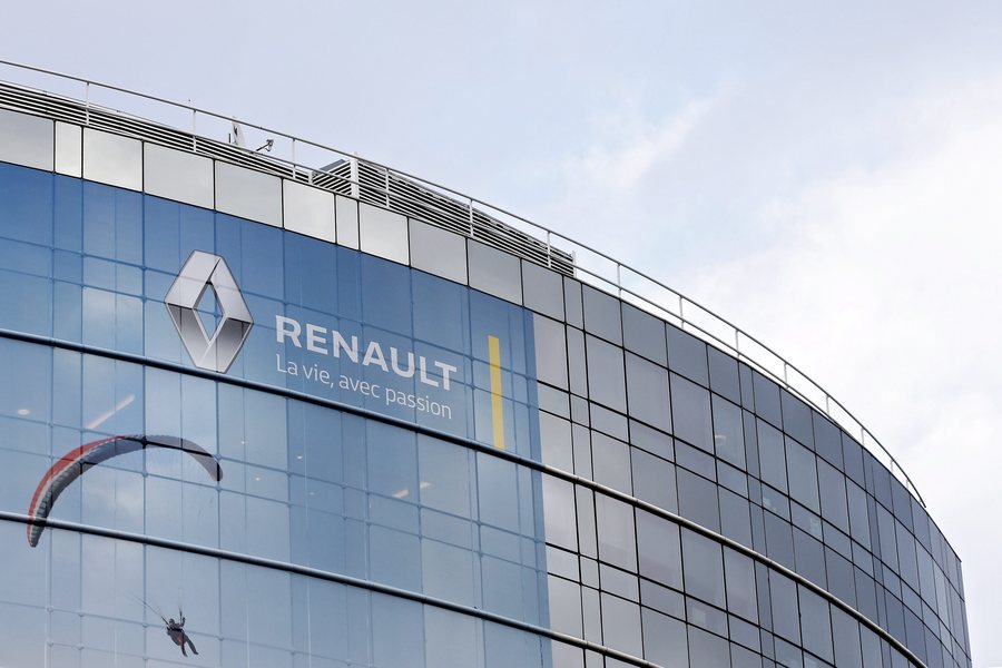 Η Renault ανακαλεί 15.000 οχήματα πριν από την πώλησή τους