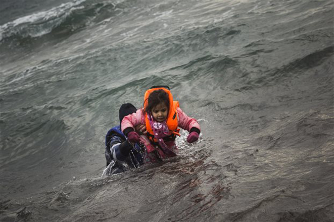 Μια ακόμη τραγωδία στο Αιγαίο – Δεκάδες πρόσφυγες νεκροί σε νέο ναυάγιο