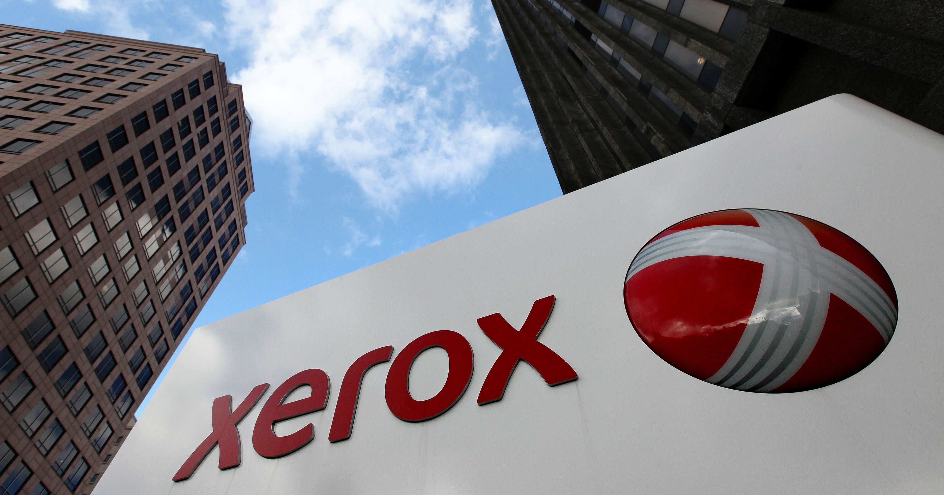 Σπάει στα δύο ο γίγαντας της Xerox Corp