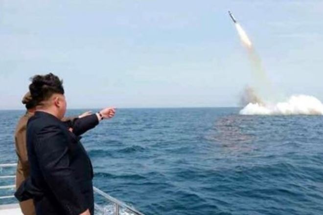 Η Βόρεια Κορέα προχώρησε σε εκτόξευση πυραύλου μεγάλου βεληνεκούς