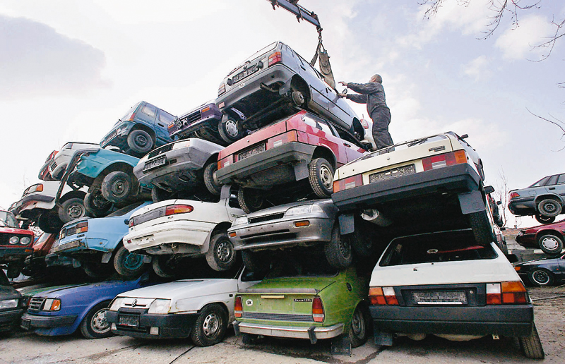 Στον «αέρα» η απόσυρση των παλαιών αυτοκινήτων