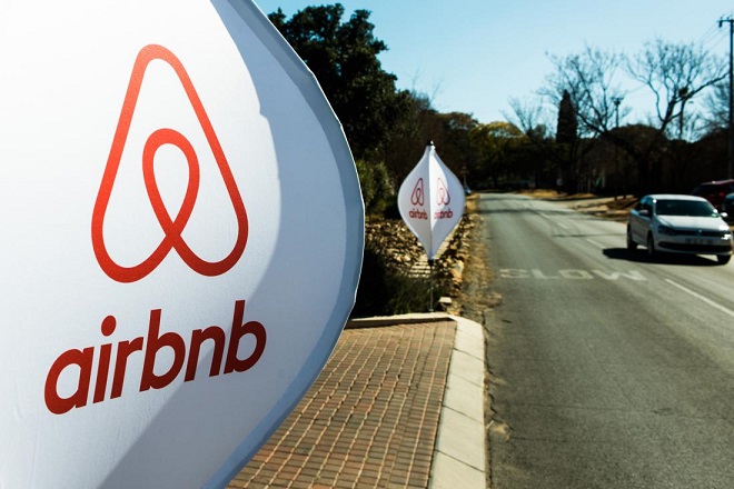 Έρχεται φόρος 3% στους οικοδεσπότες του Airbnb