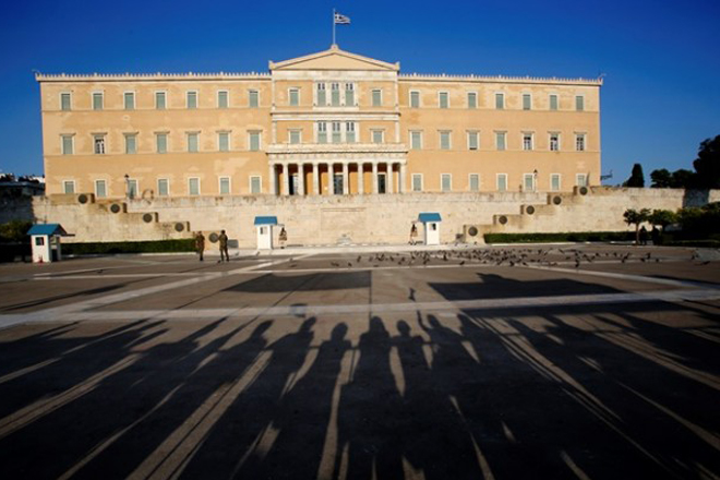 Γιατί η Ελλάδα δεν έχει βγει ακόμα από τα Μνημόνια