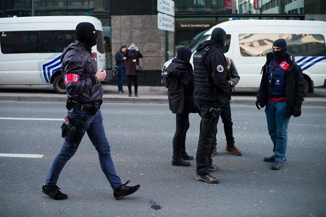 Βόμβα με καρφιά και χημικές ουσίες βρέθηκαν σε κατοικία στις Βρυξέλλες