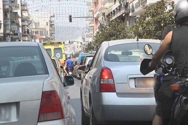 Πατούν «γκάζι» στους φόρους οι οδηγοί ανασφάλιστων οχημάτων