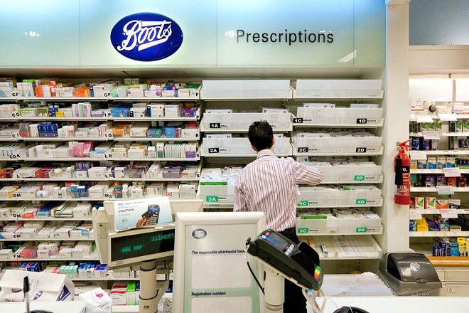 Στο στόχαστρο η μεγαλύτερη αλυσίδα φαρμακείων στη Βρετανία