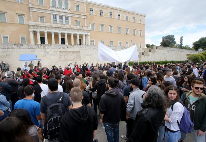 Στα…όπλα η αντιπολίτευση για το ασφαλιστικό – Τι είπαν από την πλευρά της κυβέρνησης Τσακαλώτος, Κατρούγκαλος