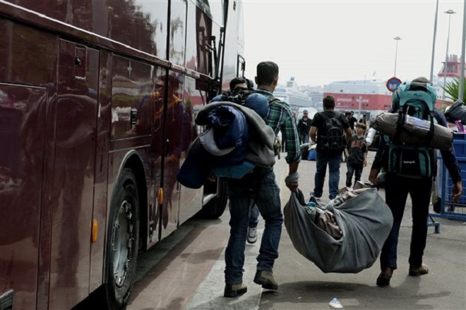 Αναχώρησαν τα πρώτα λεωφορεία με πρόσφυγες από την Ειδομένη