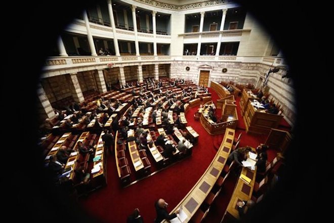 Επτά στους δέκα Έλληνες συμφωνούν με την τροπολογία για τις offshore