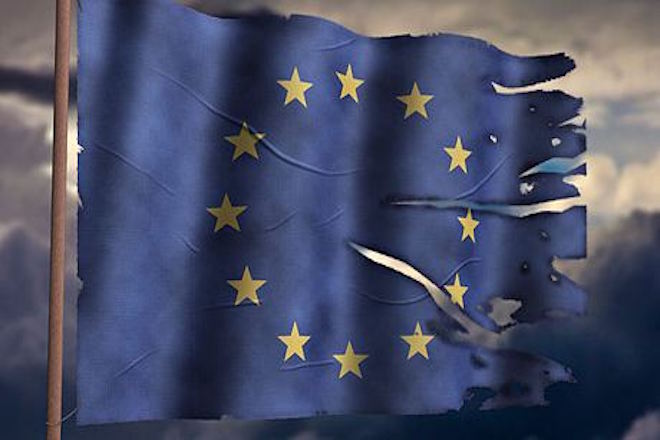 Σε ελεύθερη πτώση η «δημοτικότητα» της Ε.Ε σύμφωνα με τους πολίτες δέκα κρατών