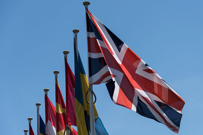 E.E. προς Βρετανία: Nα αρχίσει η διαδικασία εξόδου «το συντομότερο δυνατόν»