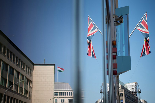 Φορτωμένες με μετρητά οι βρετανικές τράπεζες αναμένουν το αποτέλεσμα του δημοψηφίσματος