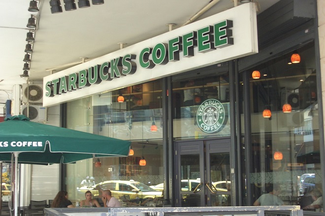 Η Starbucks ισχυροποιεί τη θέση της στην Κίνα