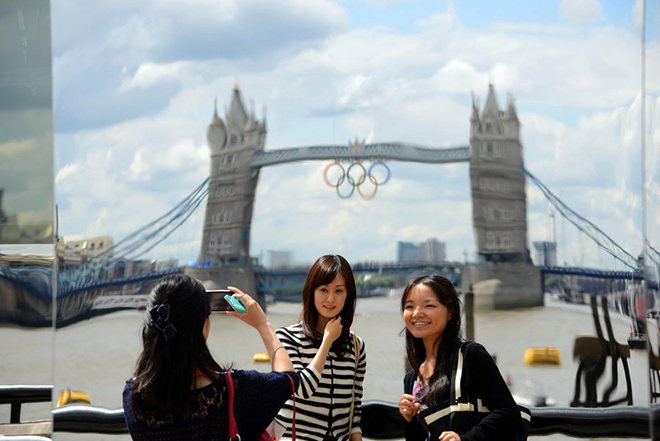 2,3 εκατ. τουρίστες γυρνούν την «πλάτη» στη Βρετανία