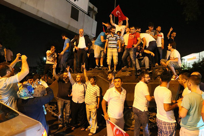 Καταρρέει η τουρκική λίρα στον απόηχο της απόπειρας πραξικοπήματος