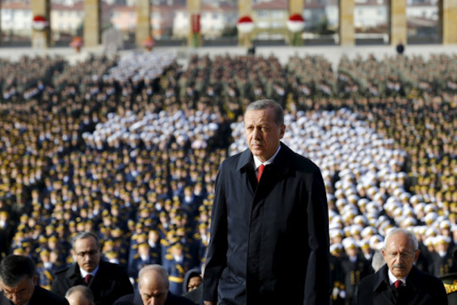 Στο ζενίθ η «μάχη» για το τουρκικό δημοψήφισμα