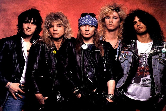 Σε μπελάδες οι Guns N’ Roses εξαιτίας ενός…όπλου!