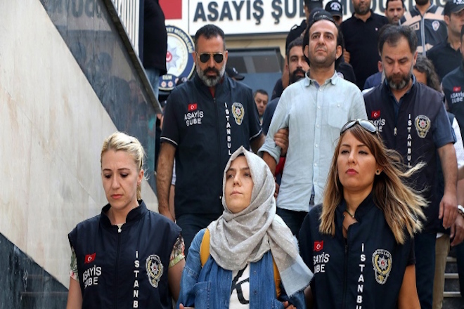 Την προφυλάκιση 17 δημοσιογράφων διέταξε τουρκικό δικαστήριο