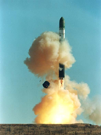 Νέα εκτόξευση πυραύλου από τη Βόρειο Κορέα – Διένυσε περίπου 500 χλμ