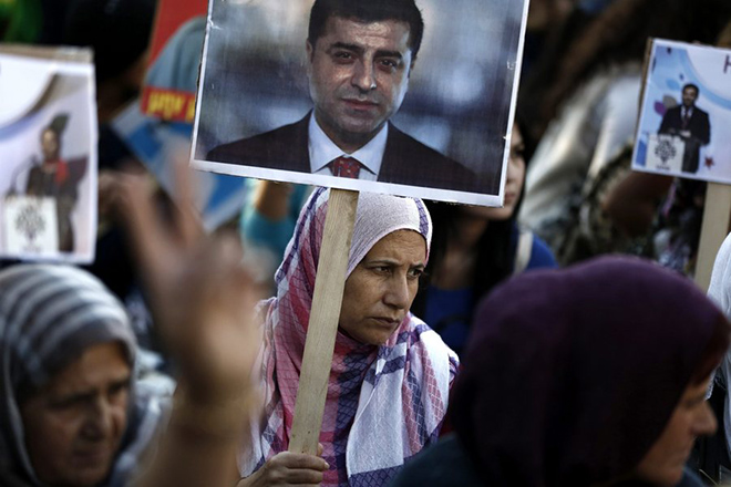 Το φιλοκουρδικό κόμμα της Τουρκίας ετοιμάζεται να αποχωρήσει από το κοινοβούλιο