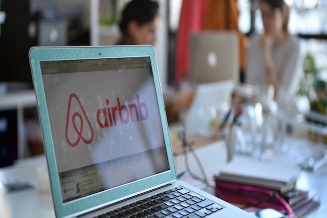 Η Airbnb αποκαλύπτει τα σχέδιά της για την Ελλάδα στο Fortune