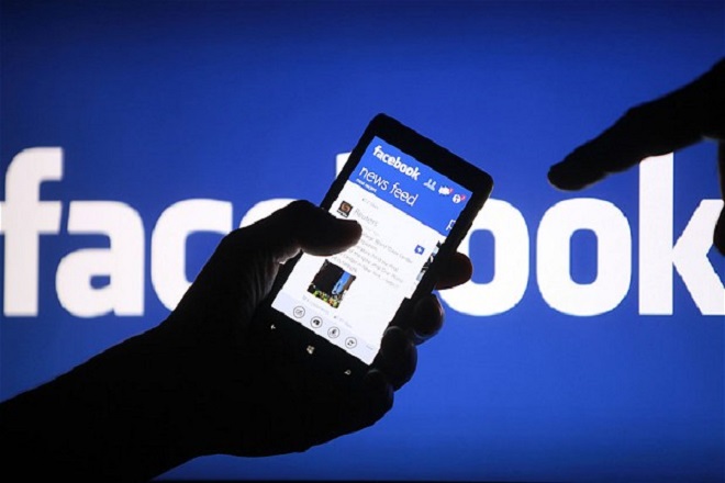 Οι ειδικοί «αδειάζουν» το Facebook: Δεν θα σταματήσει το διαμοιρασμό ψευδών ειδήσεων