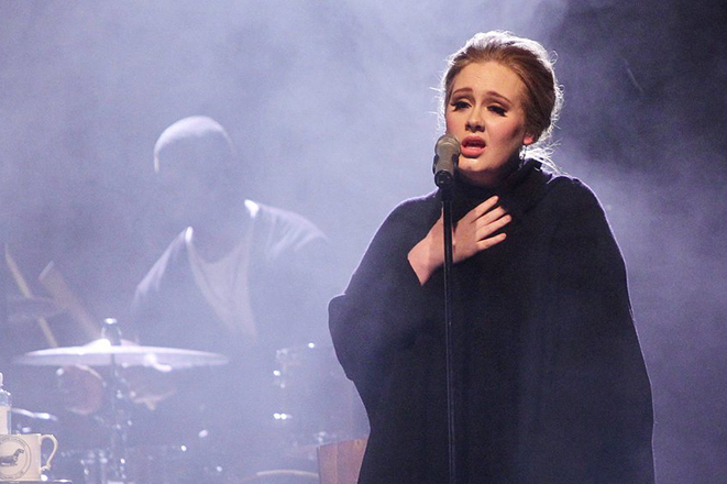 Γιατί η Adele «πέταξε» ένα εκατ. λίρες