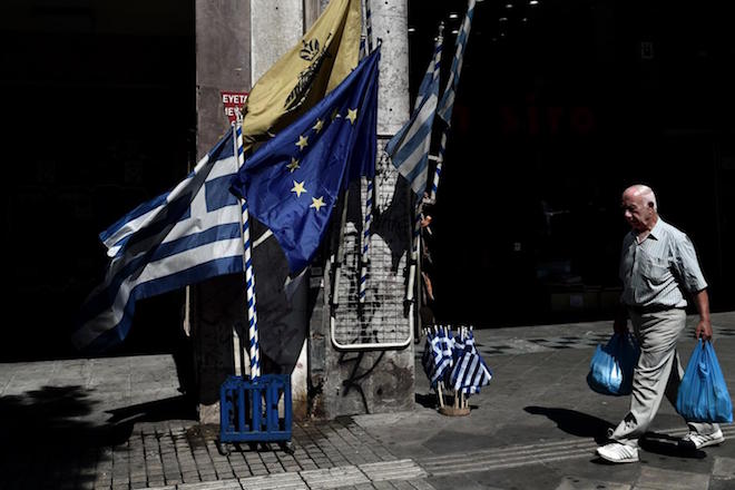 ΣΕΒ: Οι Έλληνες της μεσαίας τάξης πουλάνε τις περιουσίες τους για να επιζήσουν