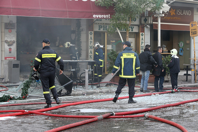 Τα πρώτα σενάρια για την αιτία της έκρηξης στο κατάστημα των Everest