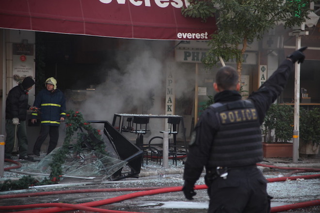 Ισχυρή έκρηξη στο κέντρο της Αθήνας – Μια νεκρή και έξι τραυμαυτίες ο τραγικός απολογισμός