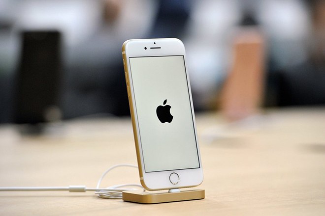 Γιατί η Apple αφήνει μετέωρα τα παλιά iPhone και iPad