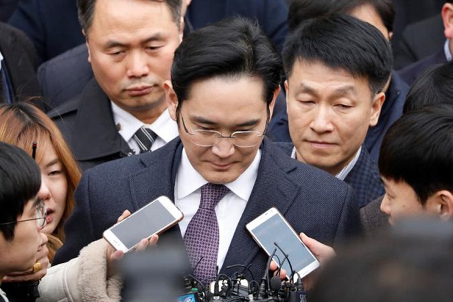 Προσωρινά ελεύθερος ο πρόεδρος της Samsung