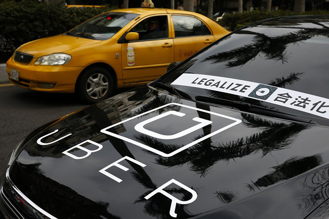 «Φρένο» σε Uber και ψηφιακές εφαρμογές για μεταφορά επιβατών