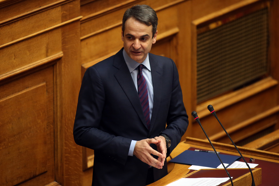 Μητσοτάκης: Η κυβέρνηση φέρνει το τέταρτο μνημόνιο από το παράθυρο