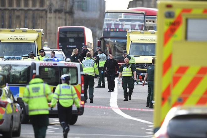 Επίθεση στην καρδιά του Λονδίνου: Πέντε οι νεκροί και περισσότεροι από 40 οι τραυματίες