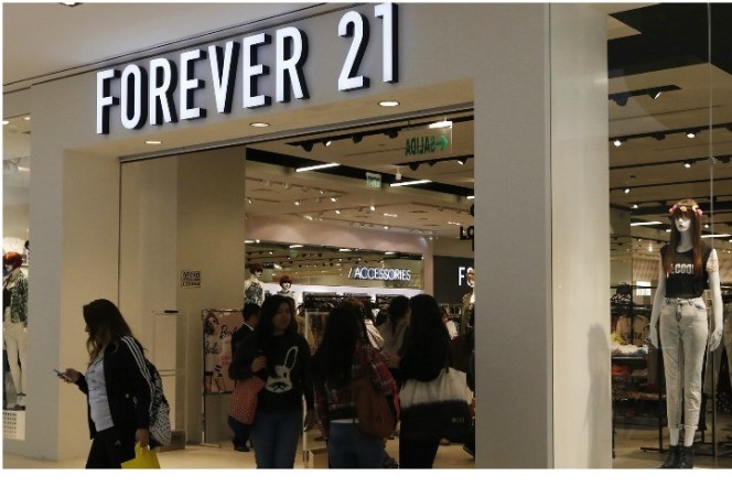 Forever 21: Η αμερικανική αλυσίδα κάνει πρεμιέρα στην Αθήνα