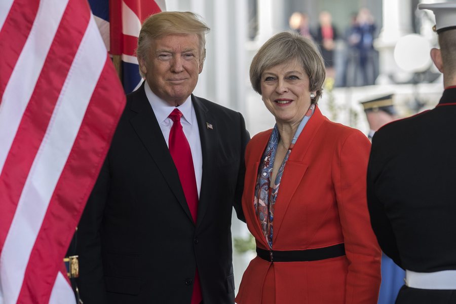 Η πρώτη ανοιχτή στήριξη της Βρετανίας ήρθε από τον Τραμπ