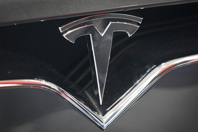 Η Tesla είναι πλέον η πολυτιμότερη αμερικανική αυτοκινητοβιομηχανία