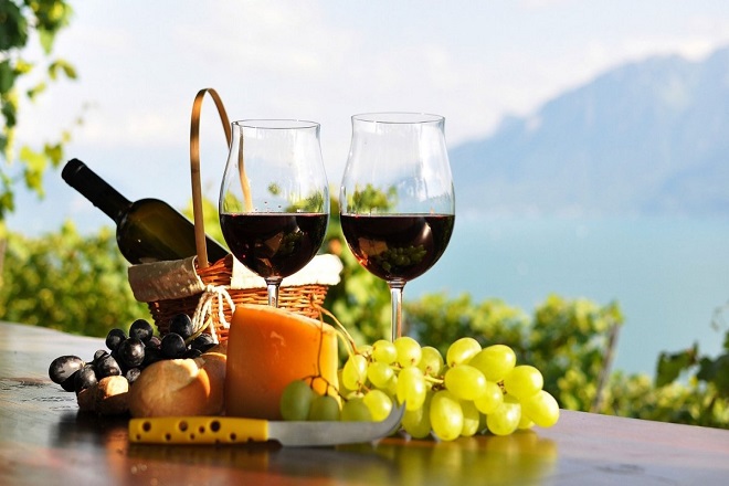Το Συμβούλιο της Επικρατείας ακύρωσε τον ειδικό φόρο κατανάλωσης στο κρασί