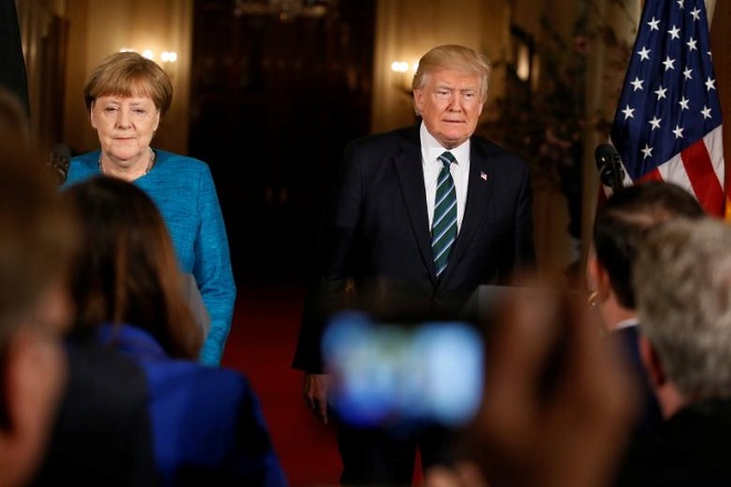 G7: Η Μέρκελ αποκρούει τις νέες επικρίσεις Τραμπ