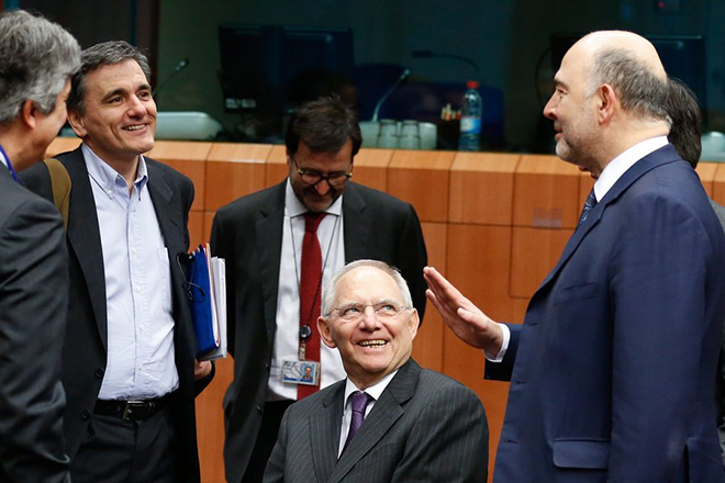 Eurogroup: Στο τραπέζι όλα τα σενάρια – Στον αέρα η συμφωνία