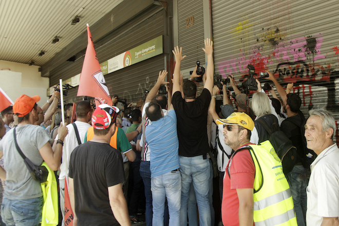 Με τον πρόεδρο της Βουλής συναντάται αυτήν την ώρα αντιπροσωπεία της ΠΟΕ-ΟΤΑ