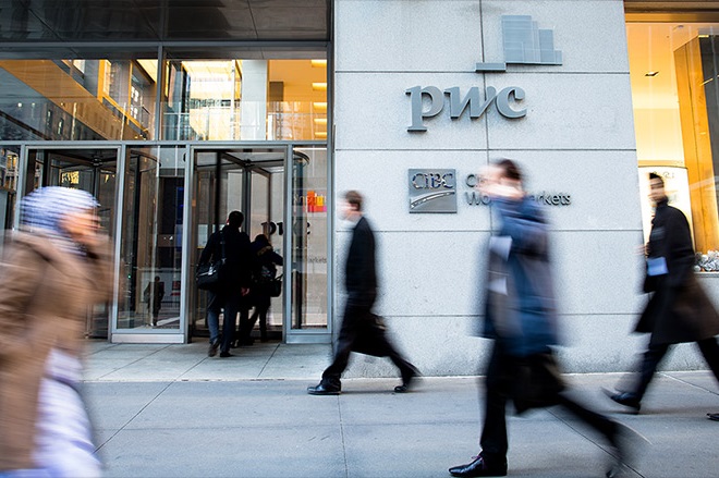 PwC: Η Ελλάδα χρειάζεται 210 δισ. την επόμενη πενταετία σε επενδύσεις