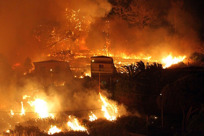 Οι καύσωνες και πυρκαγιές αυξάνουν το κόστος της κλιματικής αλλαγής