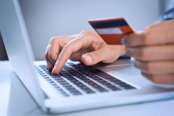 ΕΕ: Πρώτη η κάρτα στις πληρωμές online – Το e-payment και τα μερίδια στην Ελλάδα